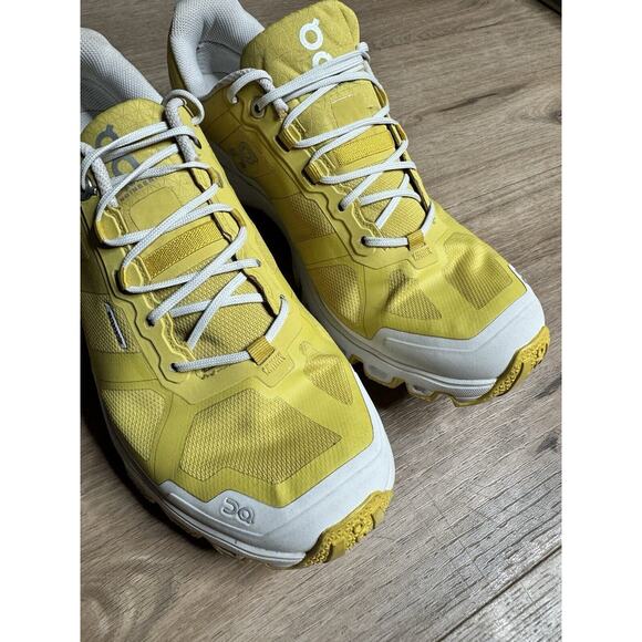 Mint! ON Cloud Cloudventure Waterproof Yellow/Pearl Women's Sz 8.5 *SMALL FIT** - Picture 9 of 10